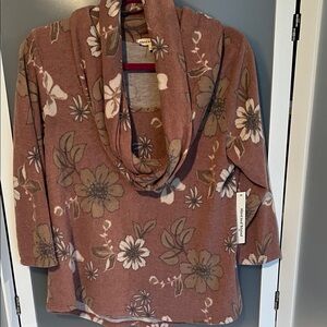 Above and Beyond Dusty Pink Floral Top M attached infinity scarf NWT